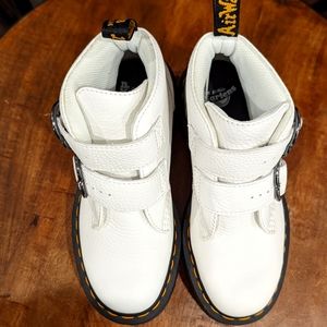 Dr. Martens Devon Heart Platform boots